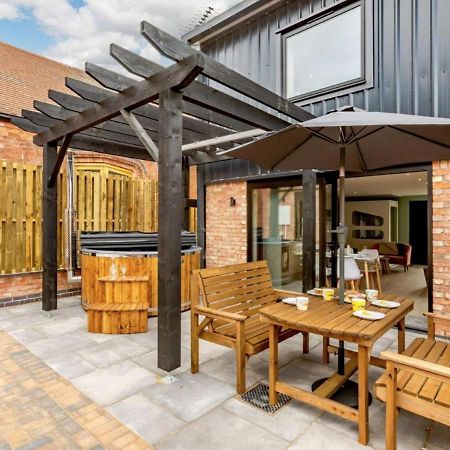 Roe Cottage Disabled Adapted 2 Bedroom Hot Tub Alcester Exterior photo